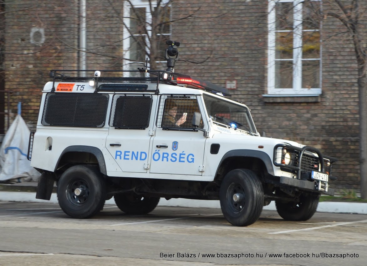 Land Rover Defender – Térfigyelő T5