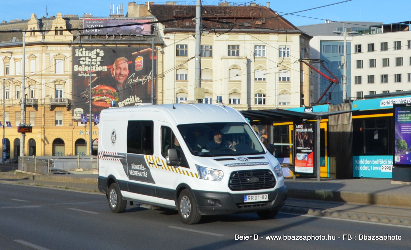 Ford Transit – két bubis