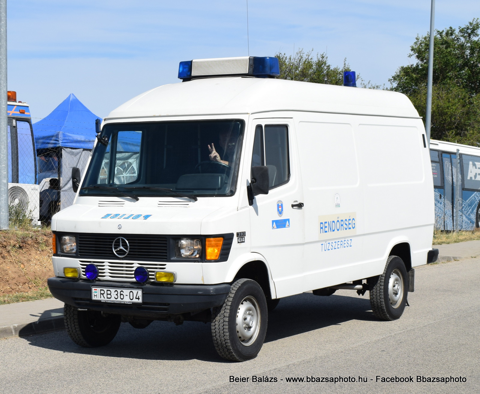 Mercedes 310 4×4 – Tűzszerész