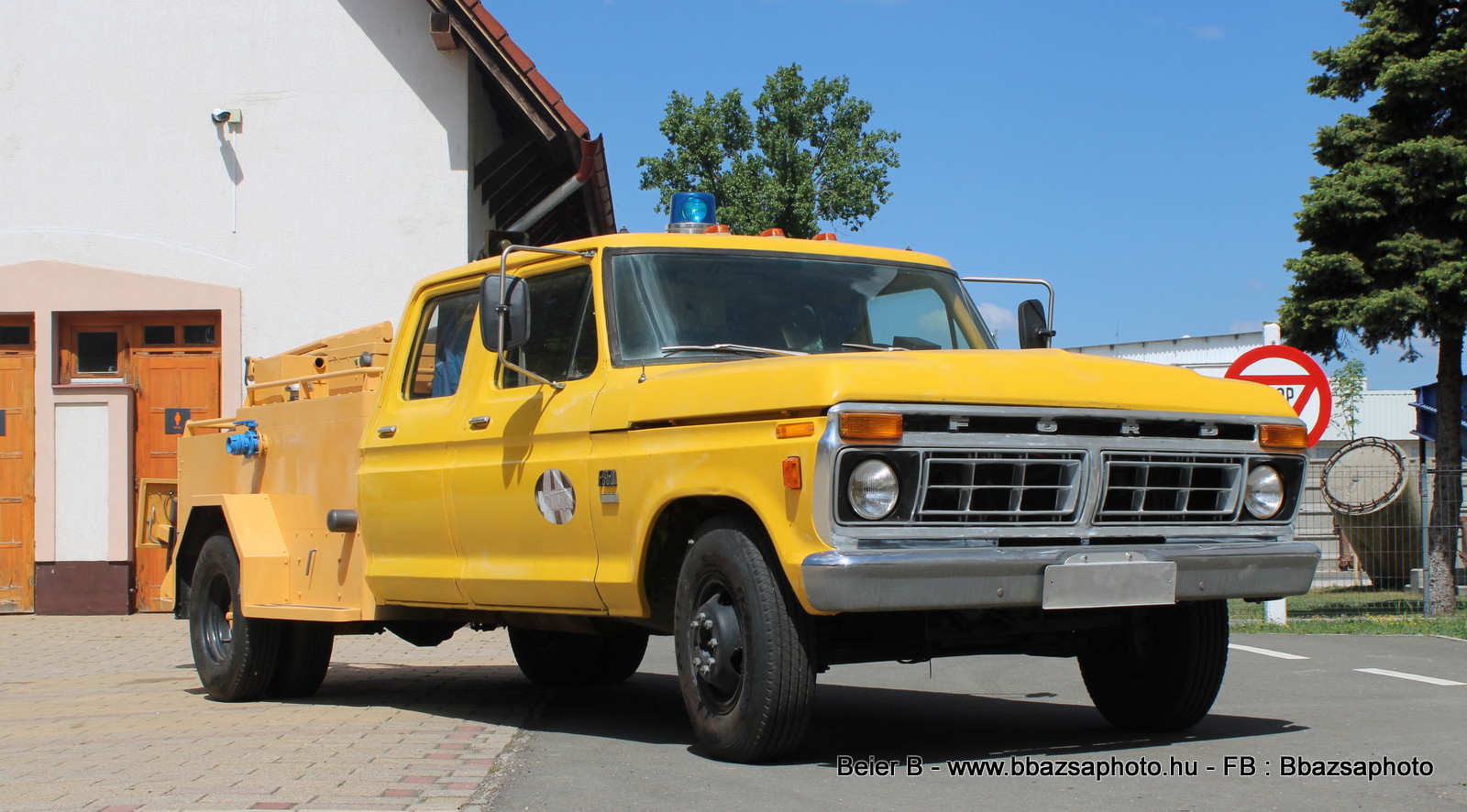 Ford F-350 – Kiskörös Úttörténeti múz